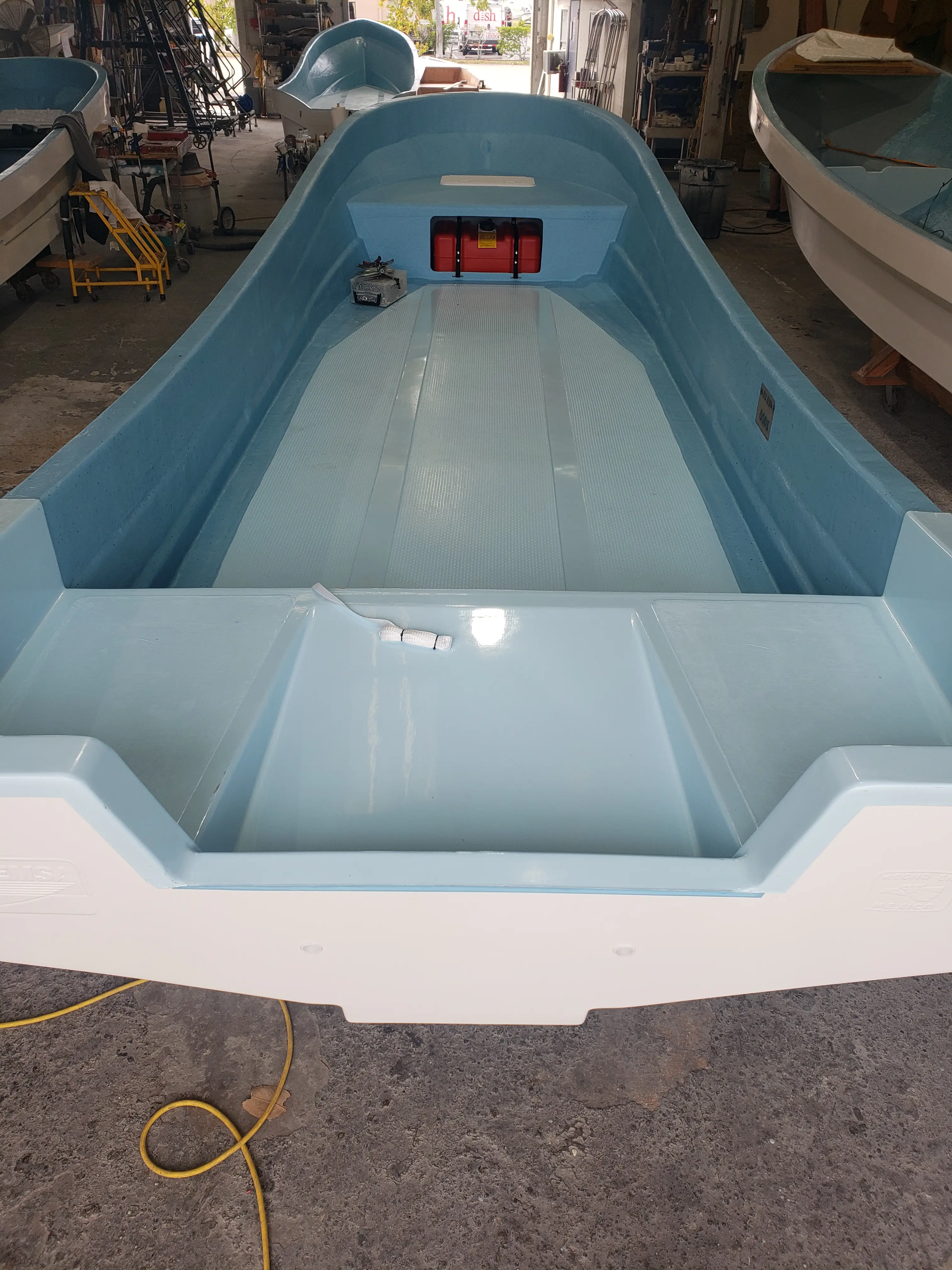 Panga Boats USA — W-22 · Close-ups