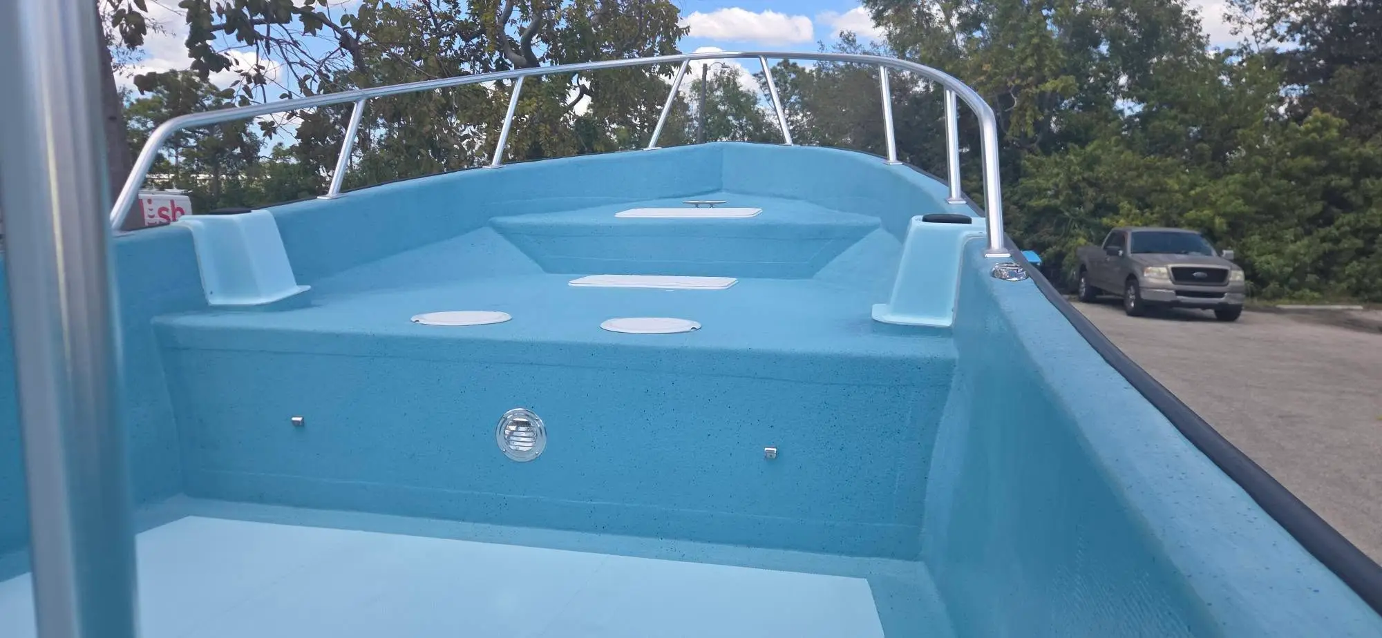 Panga Boats USA — Bow non-skid · Close-ups