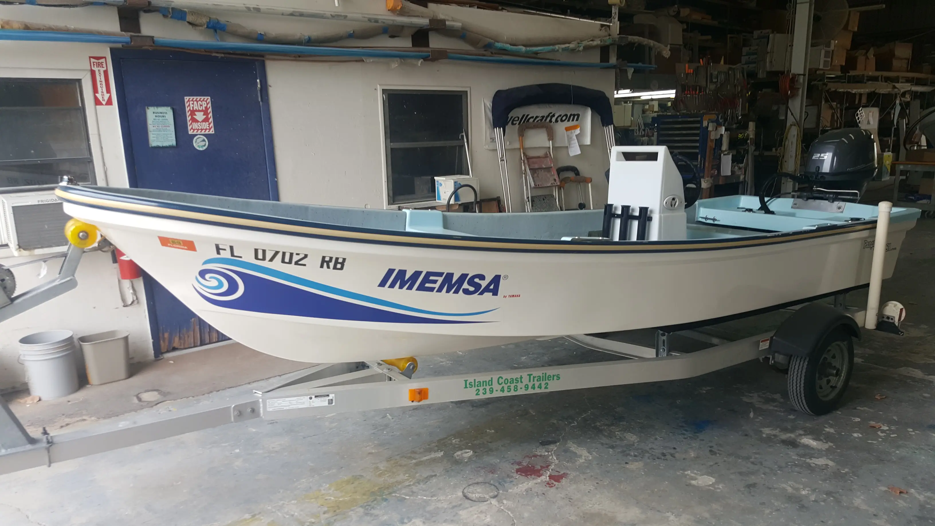 Panga Boats USA — W-16 · backwater skiff · The Hulls · W-16